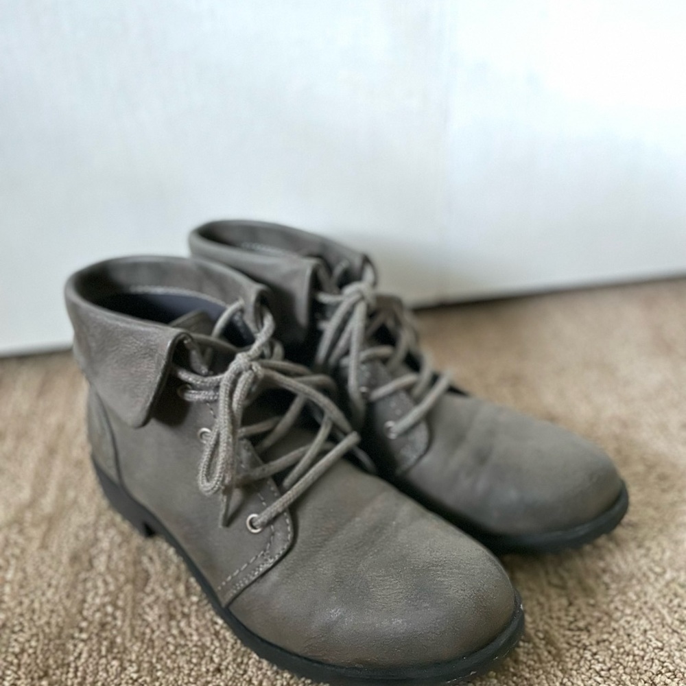 Sonoma grey boots